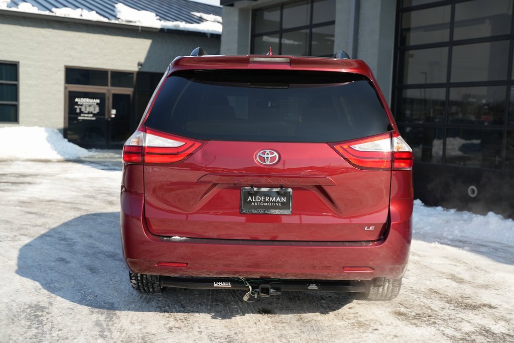 Used 2018 Toyota Sienna LE image 17