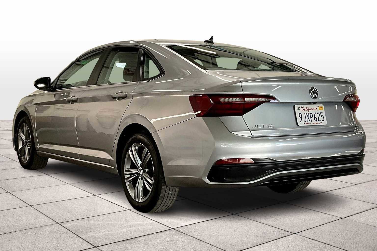 Used 2024 Volkswagen Jetta SE image 15