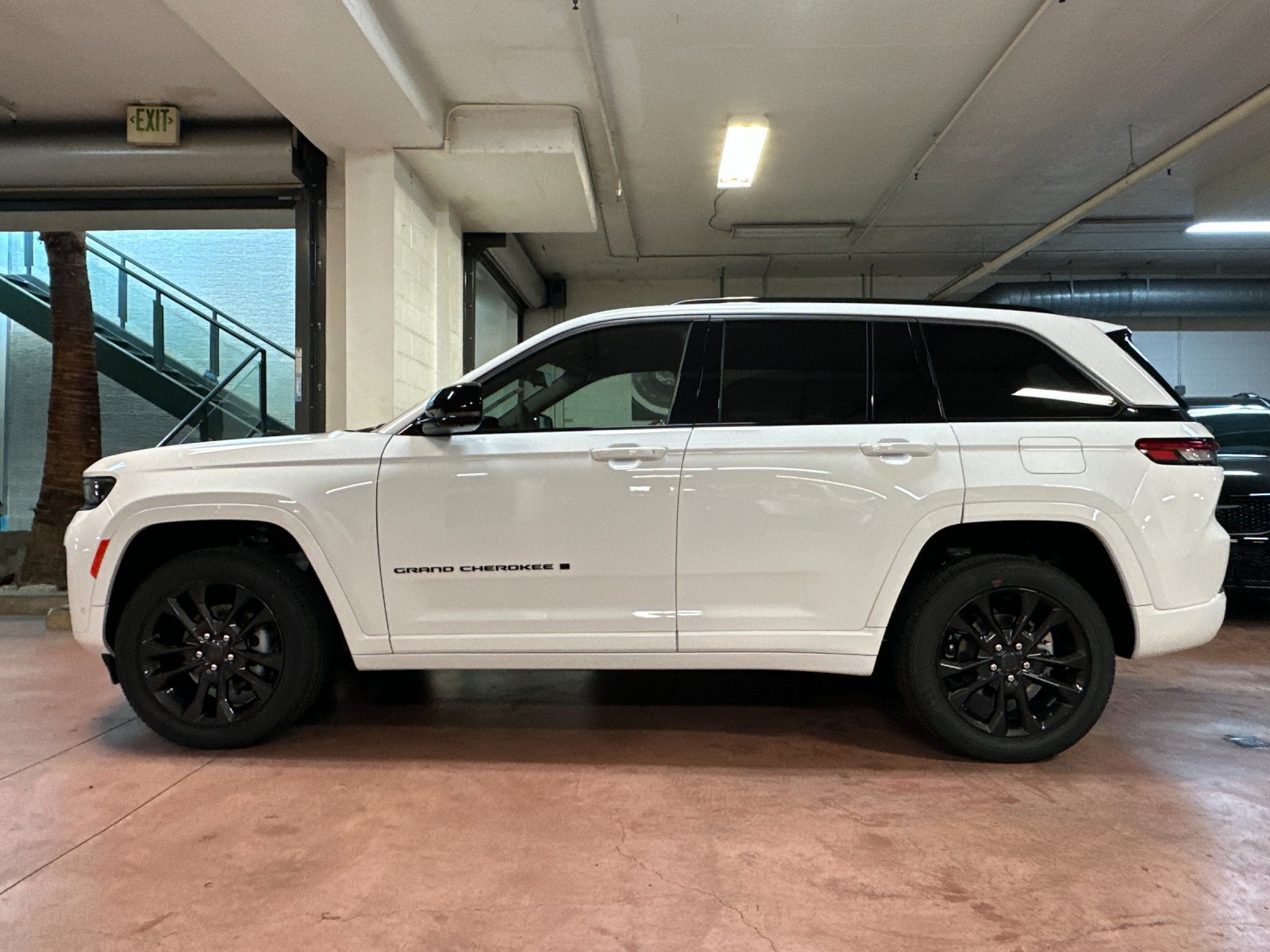 New 2026 Jeep Grand Cherokee Limited AWD/4WD image 2