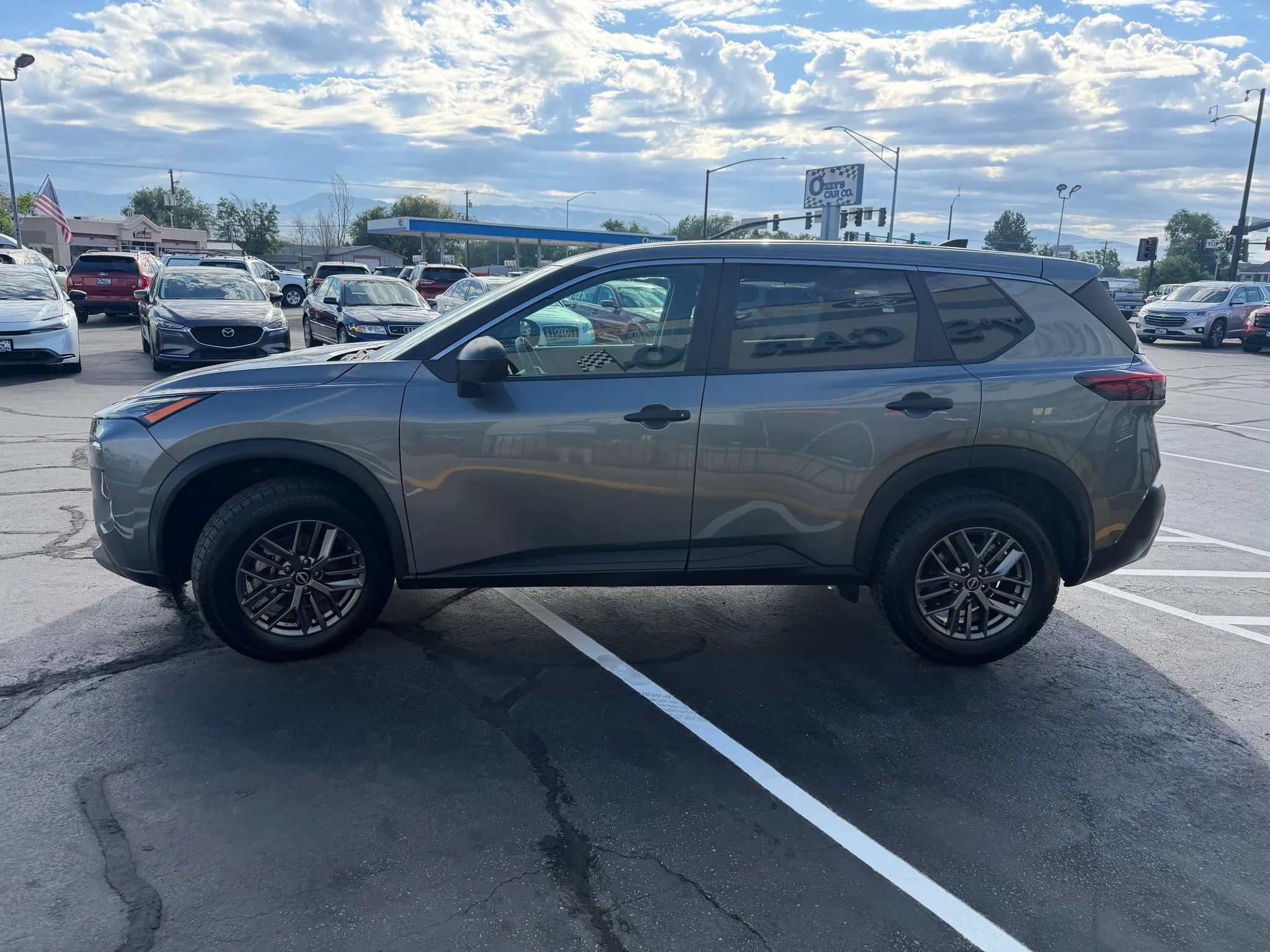 Used 2023 Nissan Rogue S AWD/4WD image 4