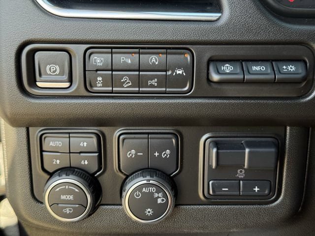 Used 2024 Chevrolet Tahoe High Country w/ Advanced Technology Package AWD/4WD image 24