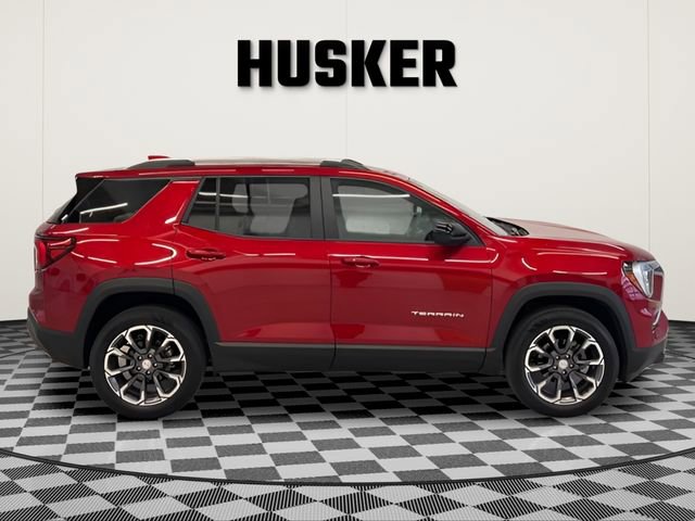 Used 2025 GMC Terrain Elevation w/ Elevation Premium Package image 2