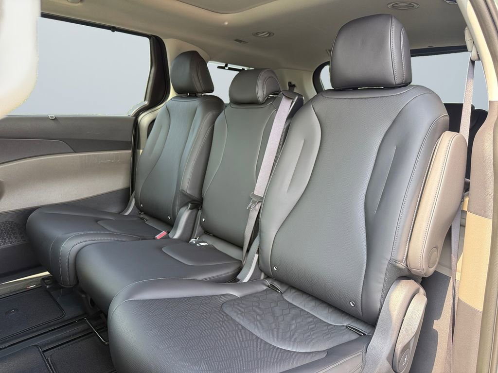 New 2026 Kia Carnival SX image 13