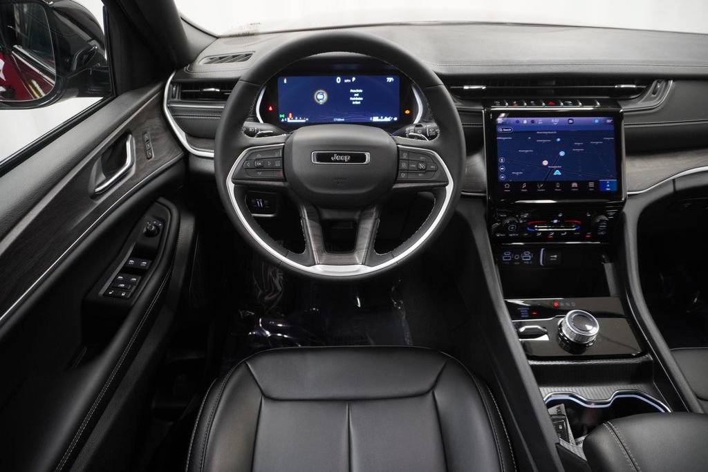 Certified 2025 Jeep Grand Cherokee Limited AWD/4WD image 20