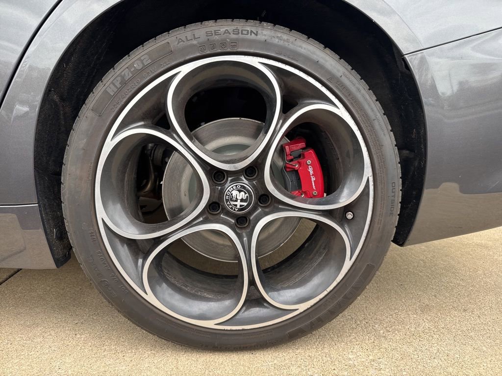 Used 2022 Alfa Romeo Giulia Veloce image 23