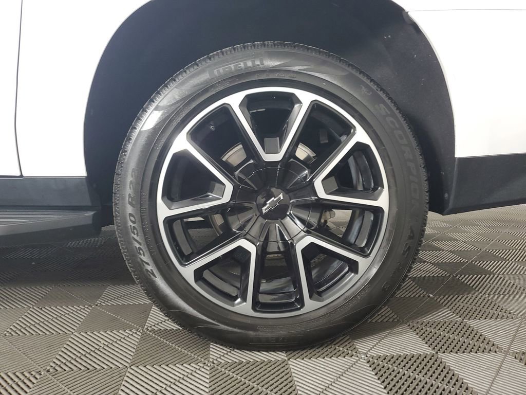 Used 2023 Chevrolet Suburban RST image 33