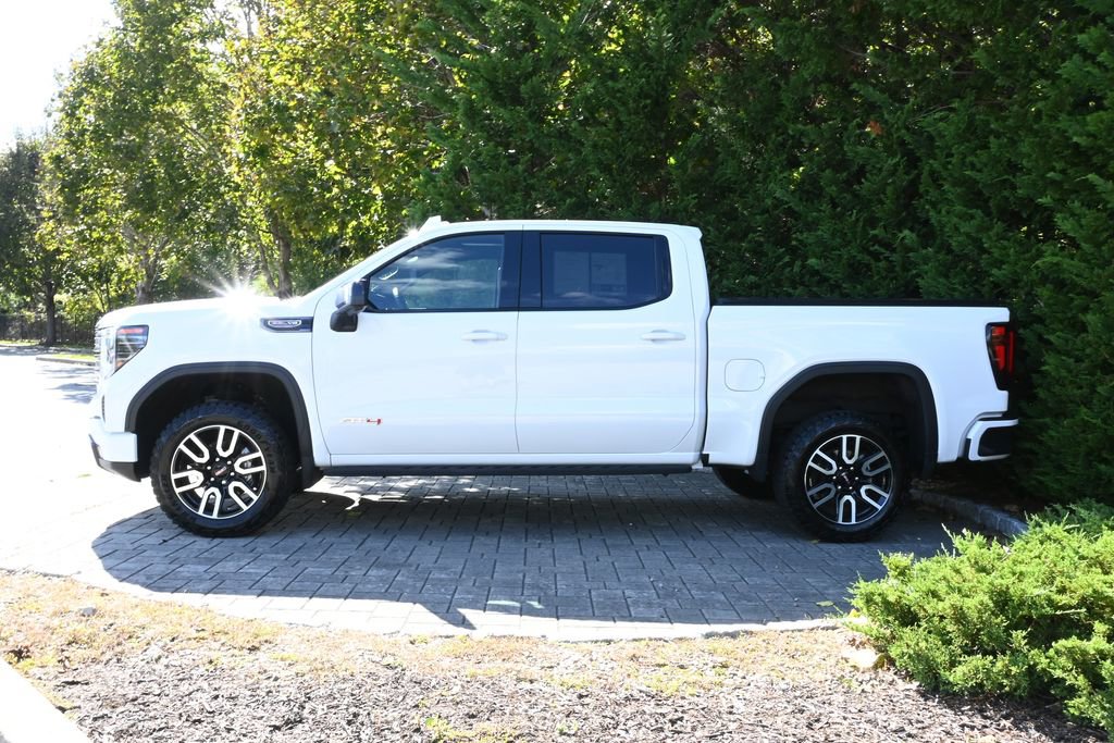Used 2024 GMC Sierra 1500 AT4 w/ Technology Package image 2