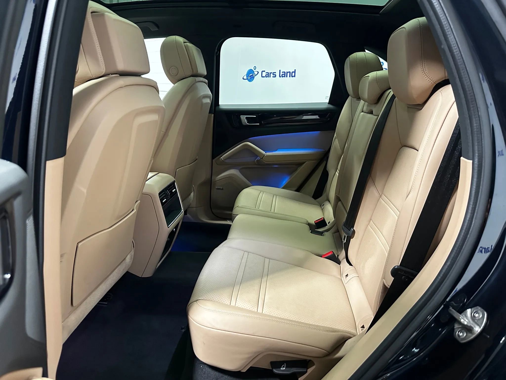 Used 2022 Porsche Cayenne Sport Utility 4D image 15