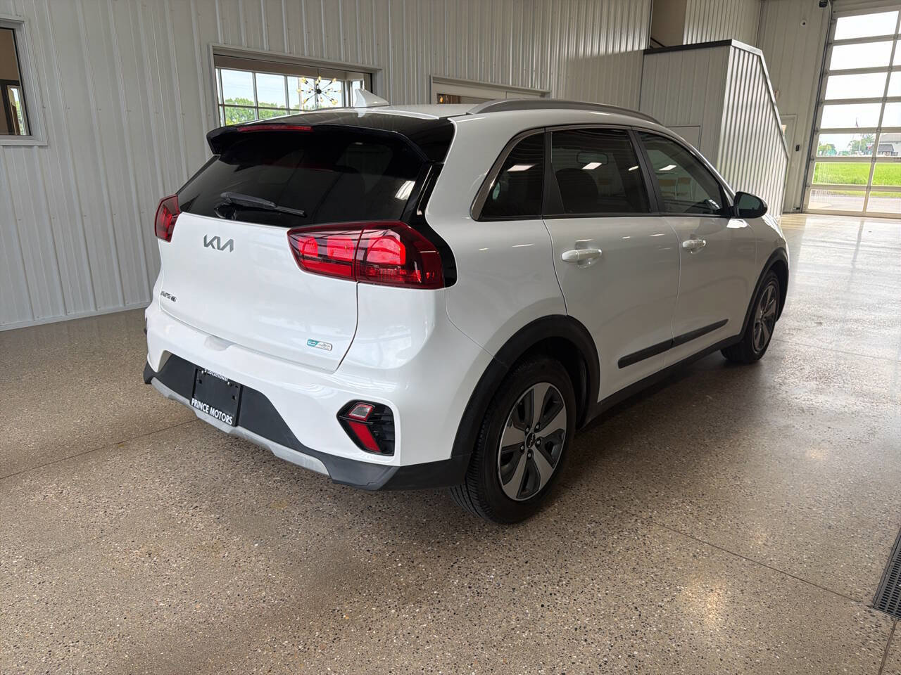 Used 2022 Kia Niro LX FWD image 4
