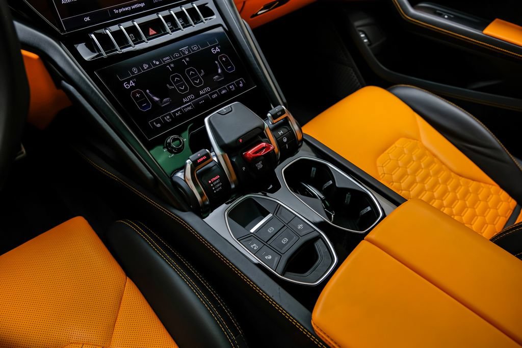 Used 2022 Lamborghini Urus AWD/4WD image 25