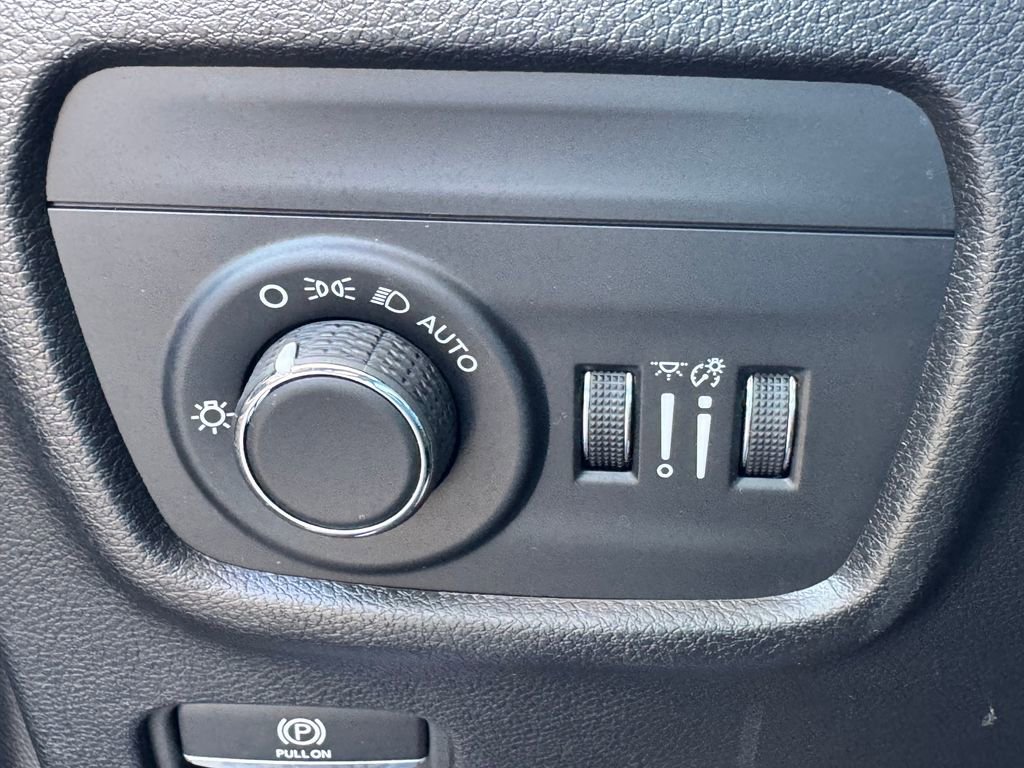 Used 2024 Jeep Grand Cherokee Altitude image 31