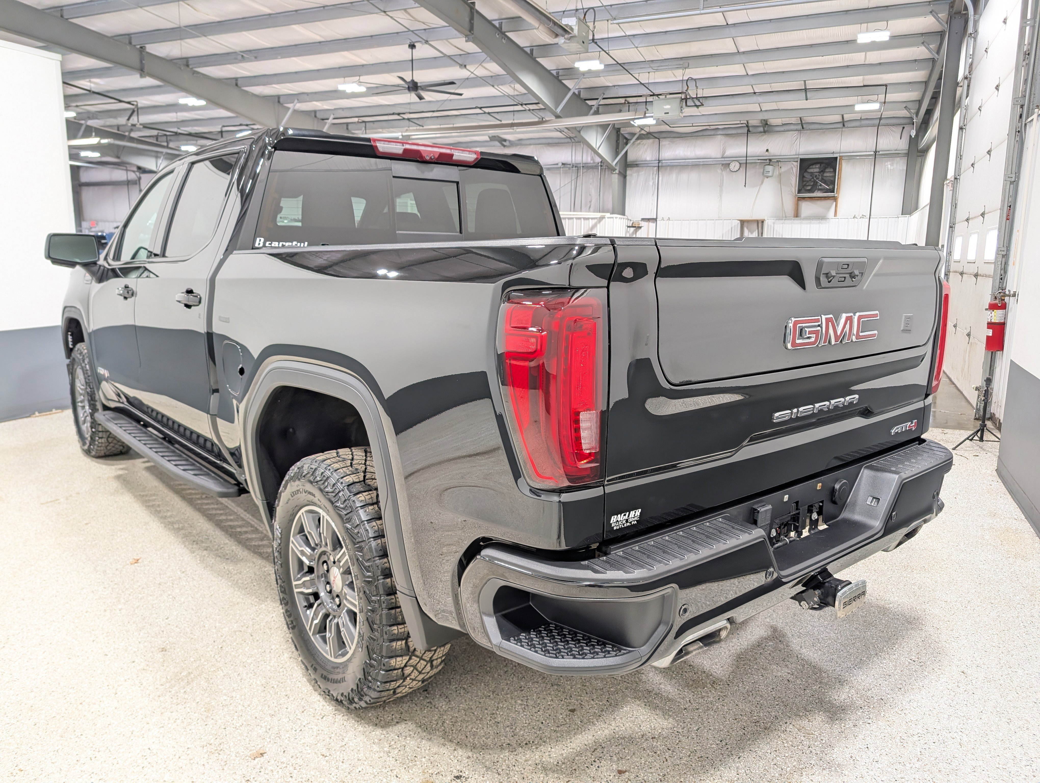 Used 2024 GMC Sierra 1500 AT4 w/ Technology Package image 5