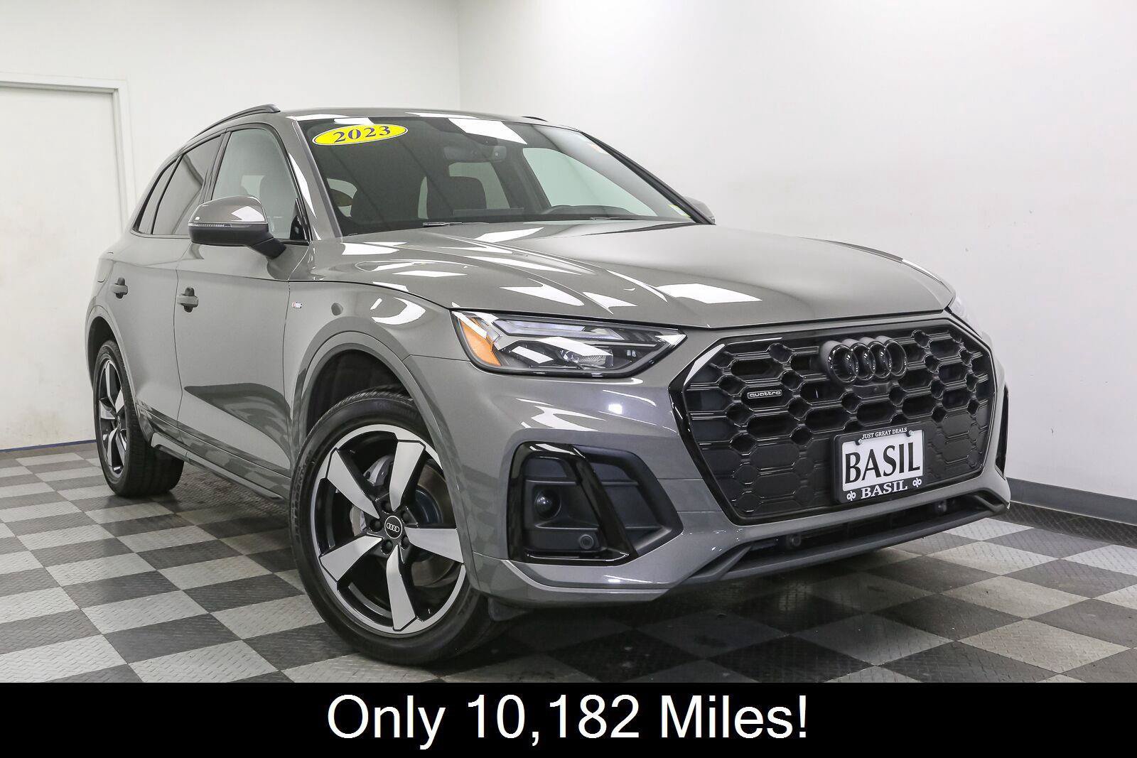 Used 2023 Audi Q5 2.0T Premium Plus w/ Premium Plus Package AWD/4WD image 2