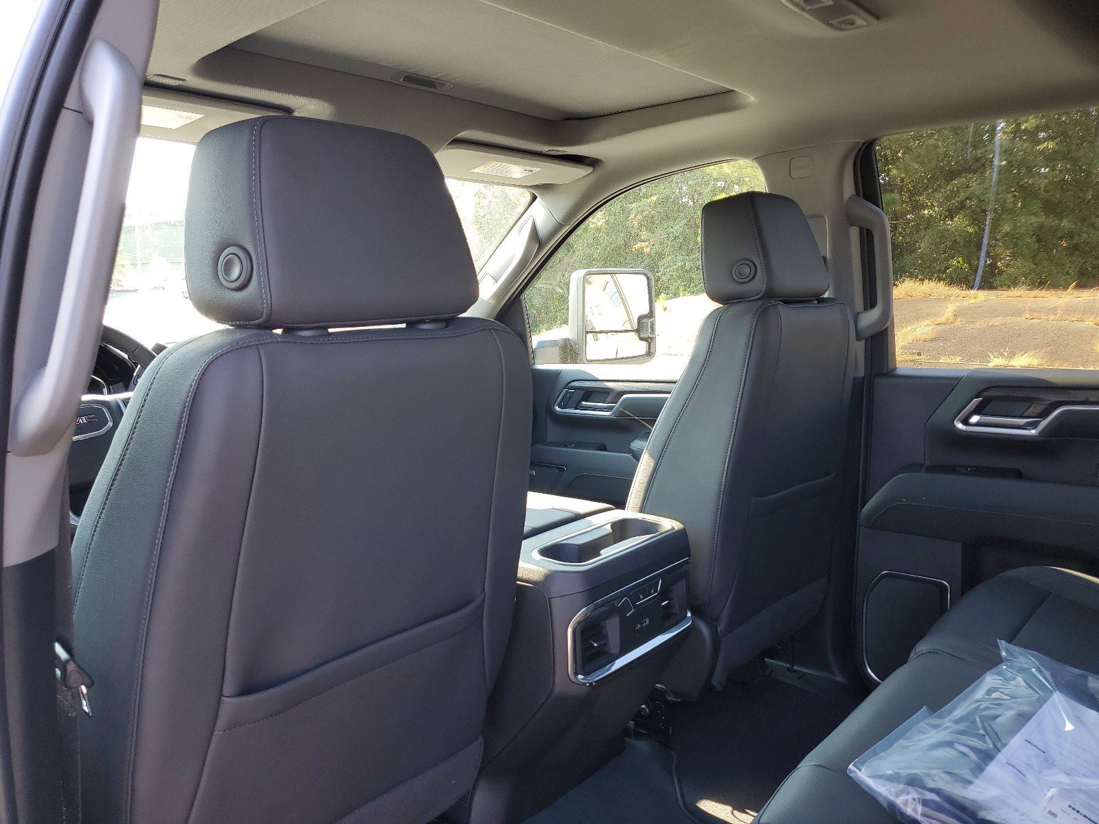 New 2025 GMC Sierra 2500 SLT w/ SLT Premium Package image 12