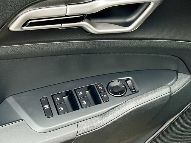 New 2026 Kia Sportage LX FWD image 17