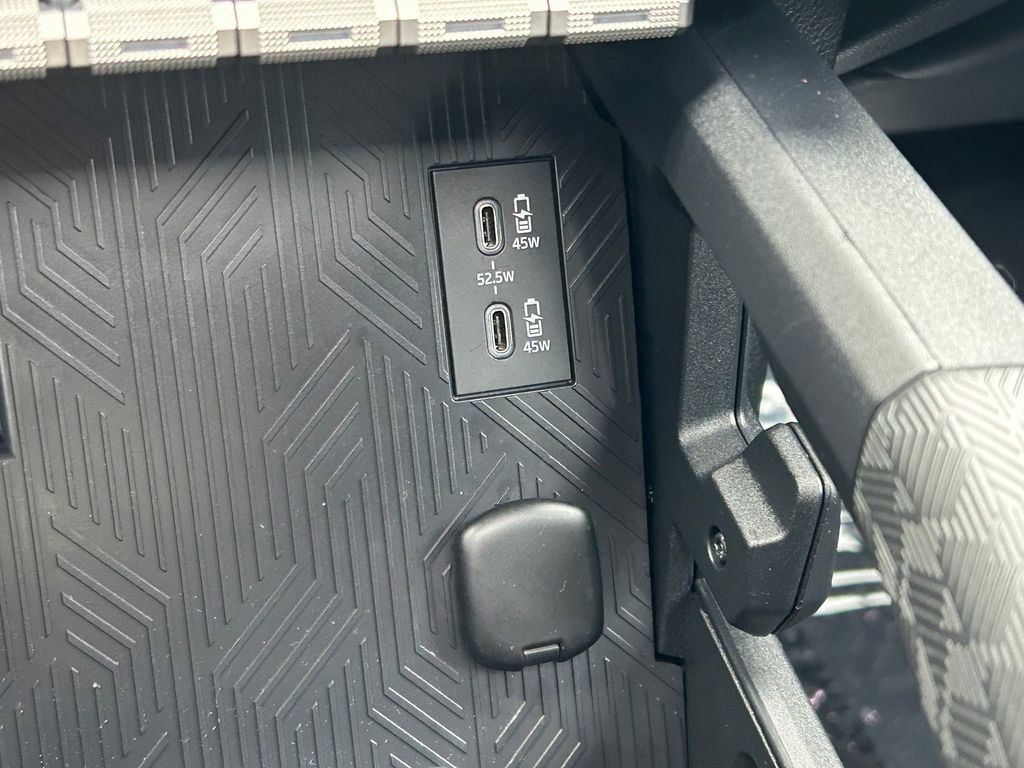 Used 2025 Toyota 4Runner Limited image 31