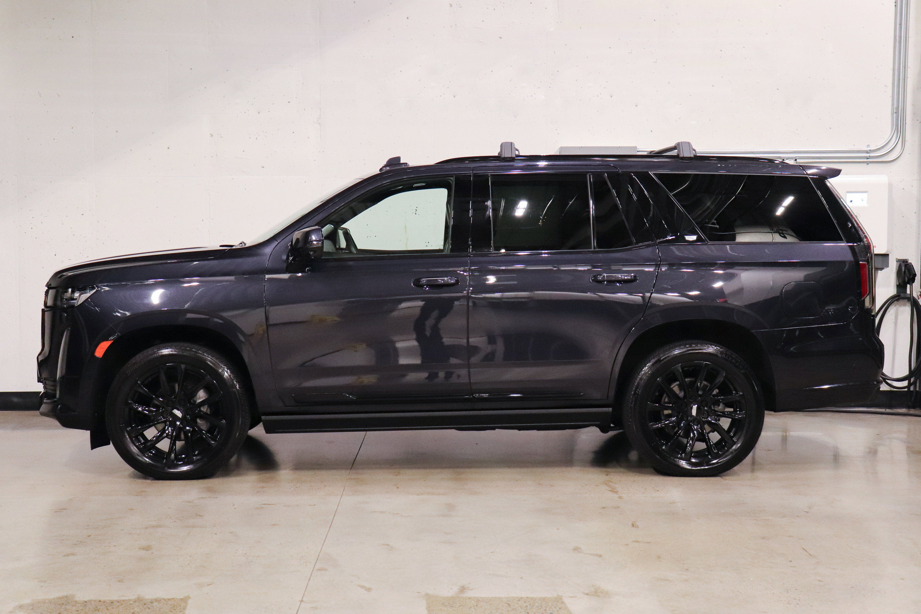 Certified 2023 Cadillac Escalade Sport Platinum w/ LPO, ONYX Package image 2