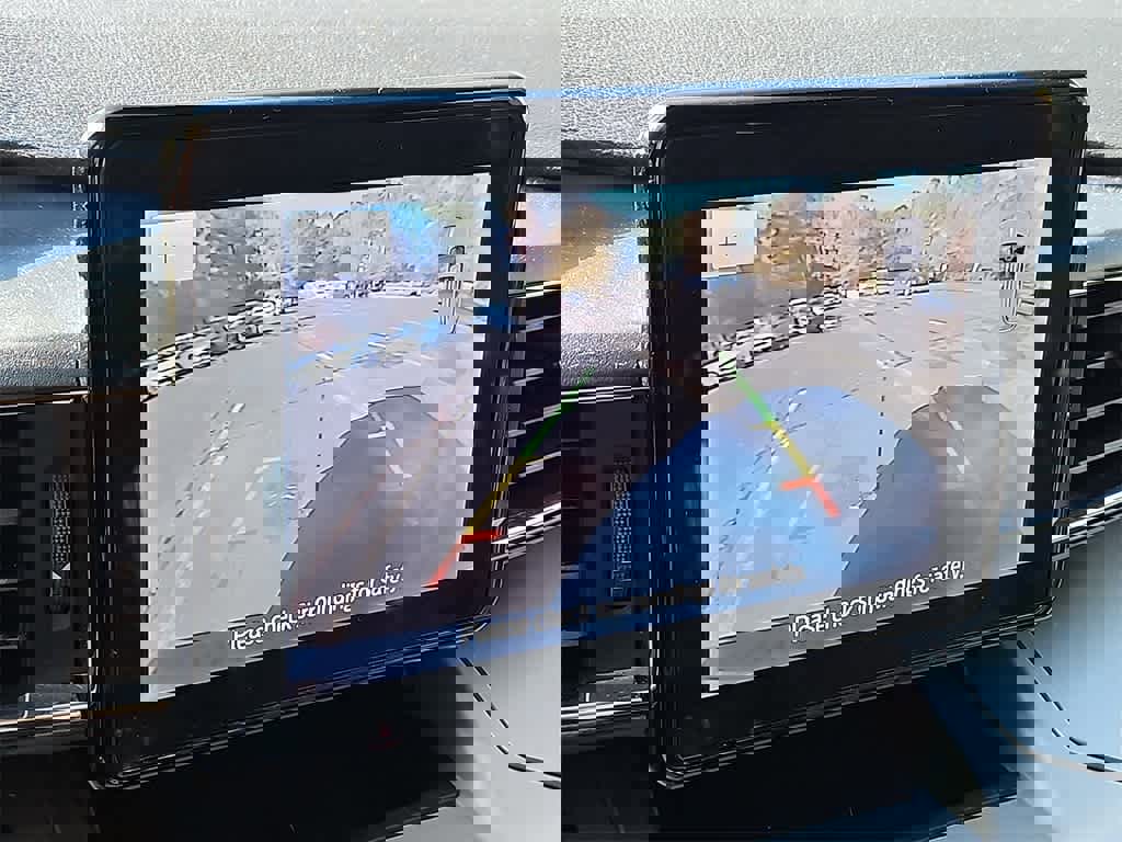 Used 2021 Ford Explorer XLT w/ Equipment Group 202A image 13