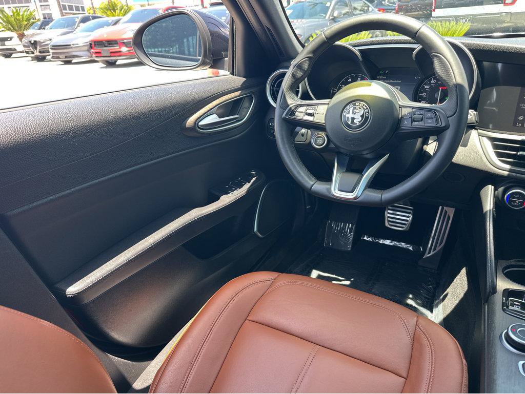 Used 2023 Alfa Romeo Giulia Ti RWD image 19