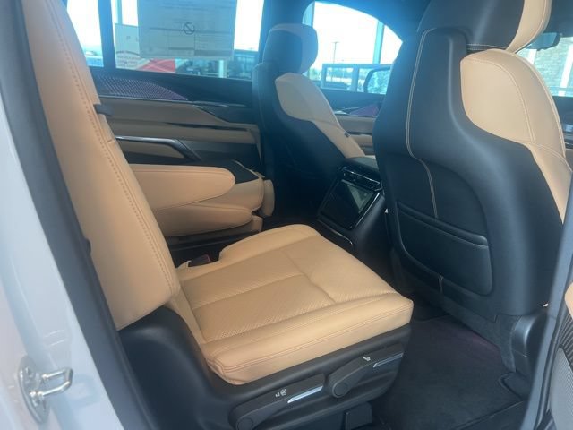 New 2025 Cadillac Escalade IQ Sport 2 AWD/4WD image 9