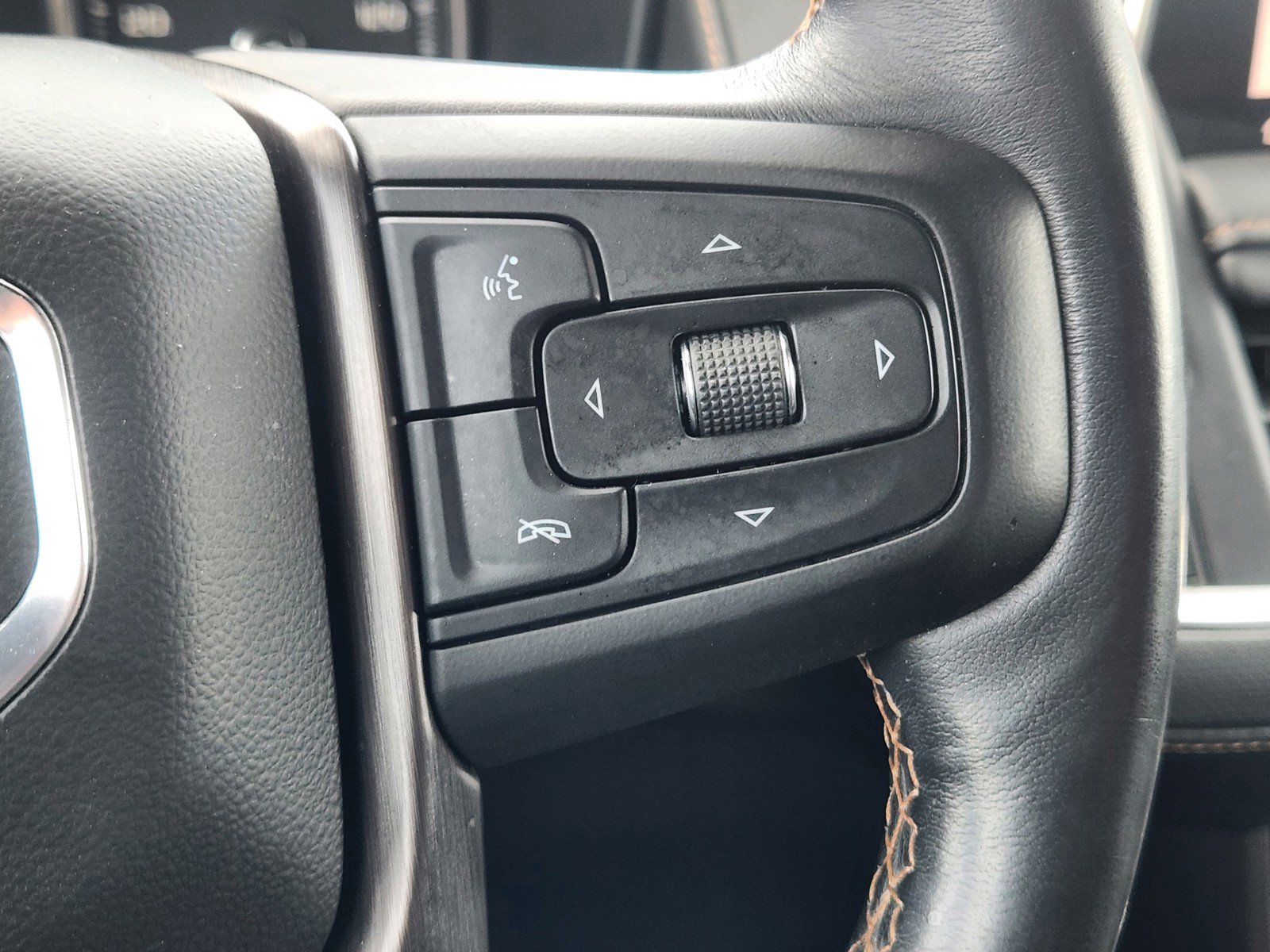 Used 2021 GMC Yukon AT4 w/ AT4 Premium Package image 25