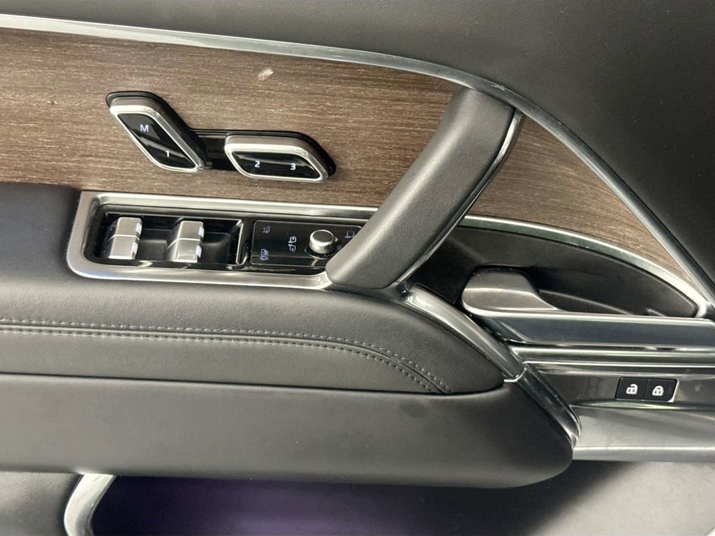 Used 2023 Land Rover Range Rover SE image 17