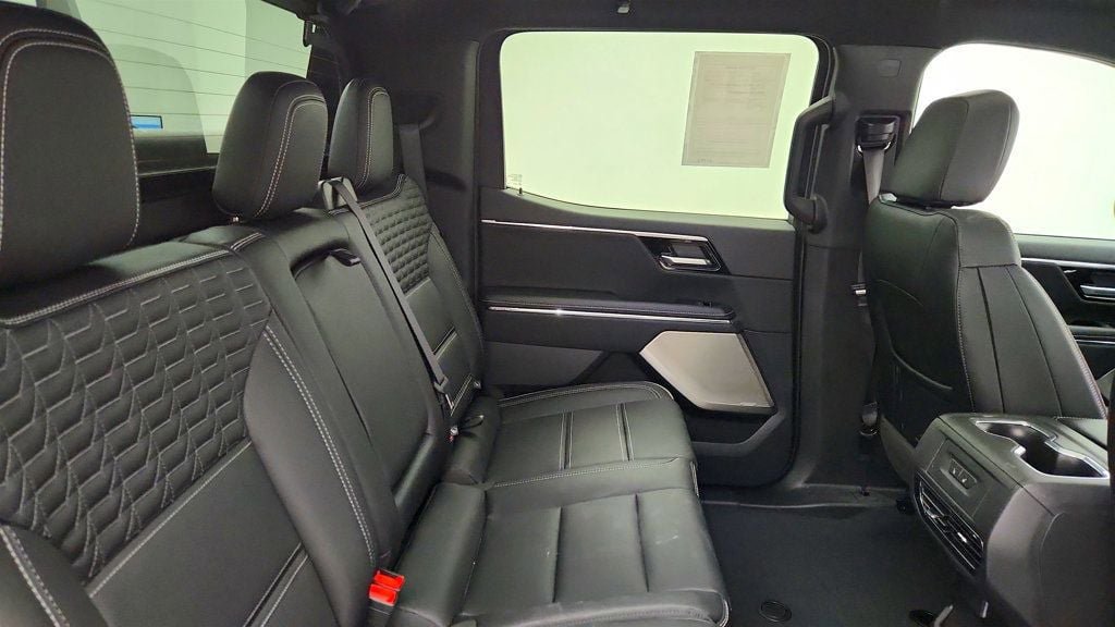 Used 2025 GMC Sierra EV Denali AWD/4WD image 21