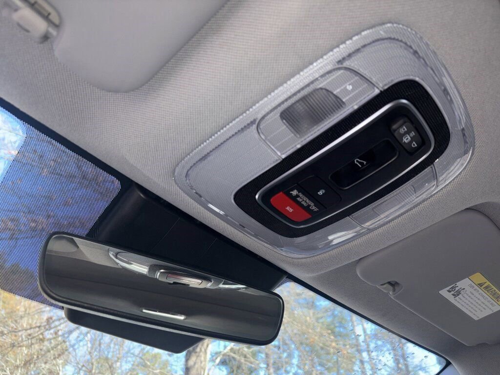 Used 2023 Hyundai Elantra Limited image 22