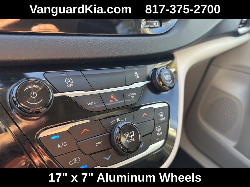 Used 2022 Chrysler Voyager LX FWD image 18