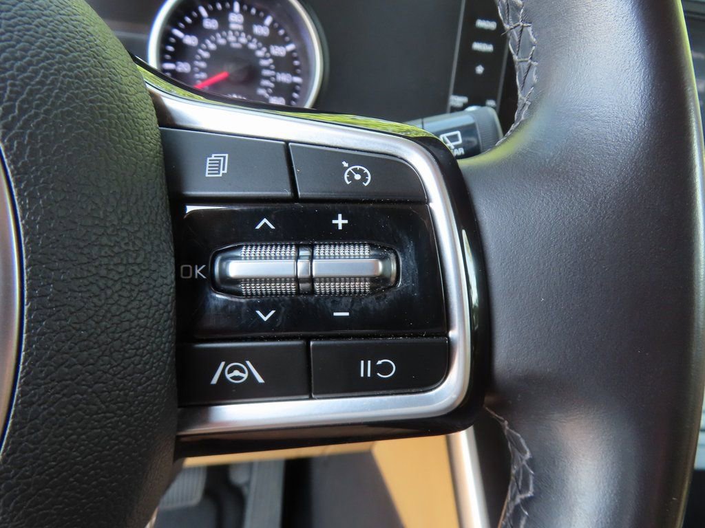Used 2024 Kia Carnival LX FWD image 26