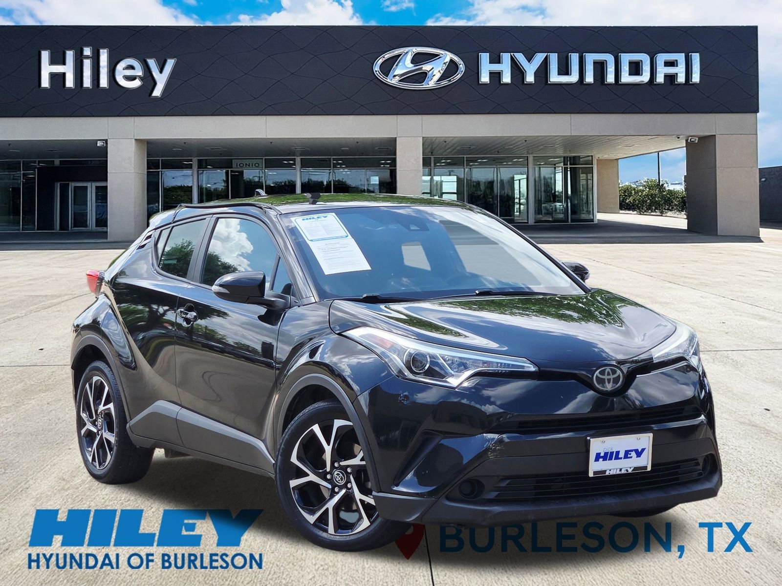 Used 2018 Toyota C-HR XLE image 1