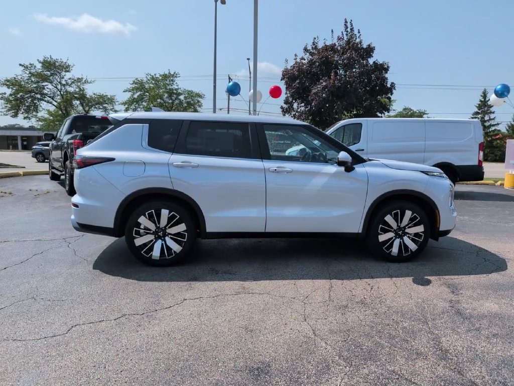New 2026 Mitsubishi Outlander SE AWD/4WD image 6