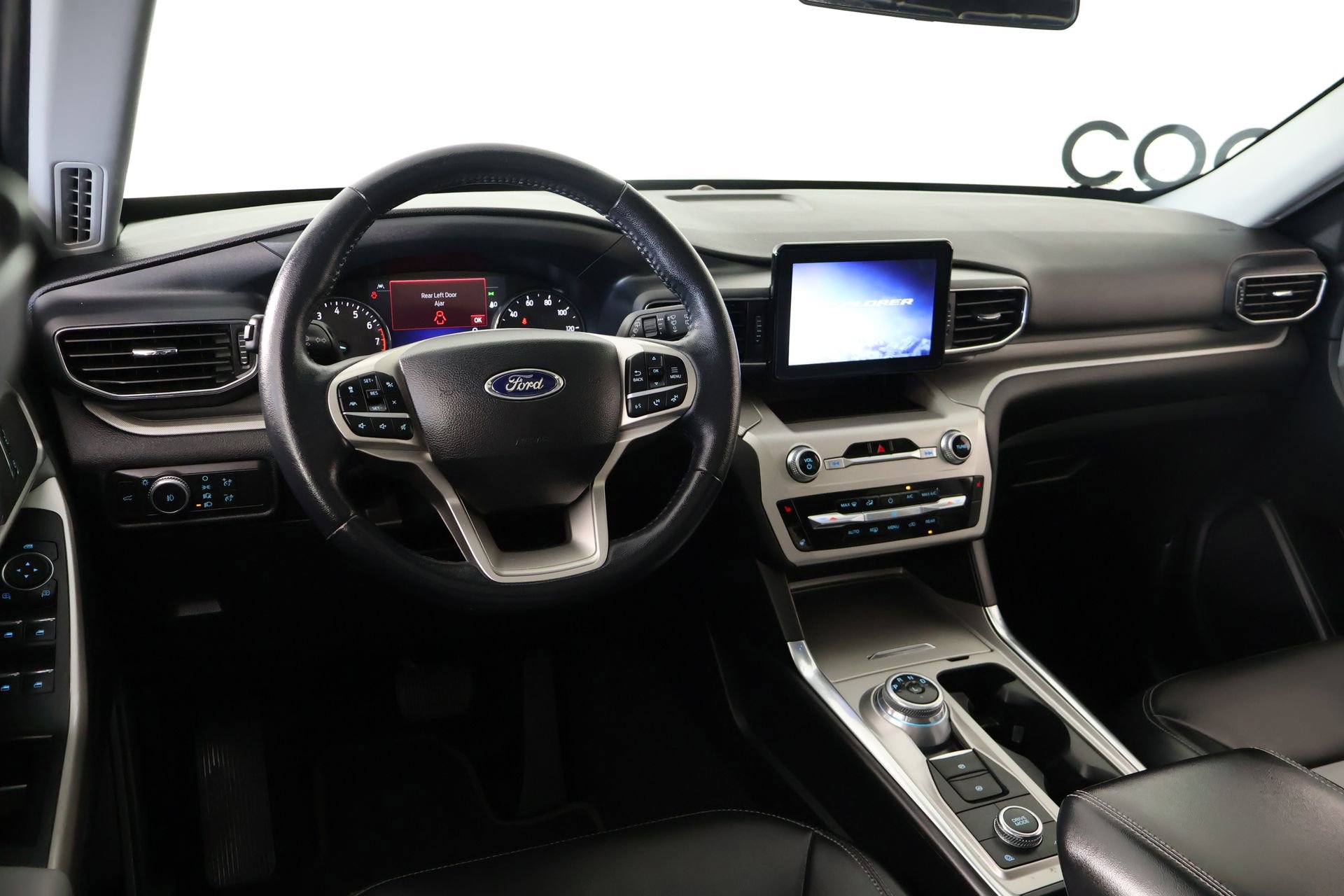 Used 2022 Ford Explorer XLT w/ Equipment Group 202A AWD/4WD image 2
