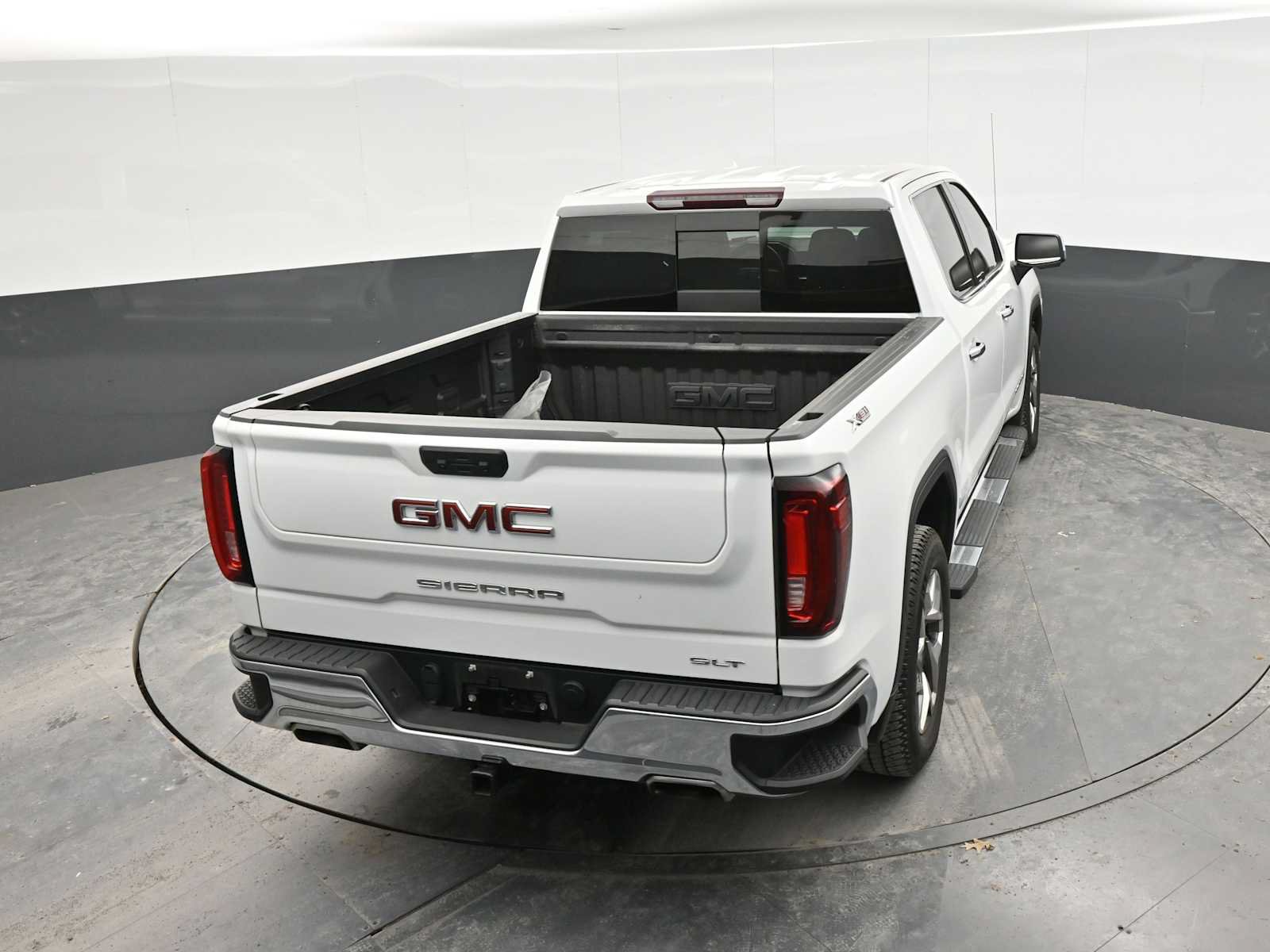 Used 2023 GMC Sierra 1500 SLT w/ SLT Premium Package AWD/4WD image 21