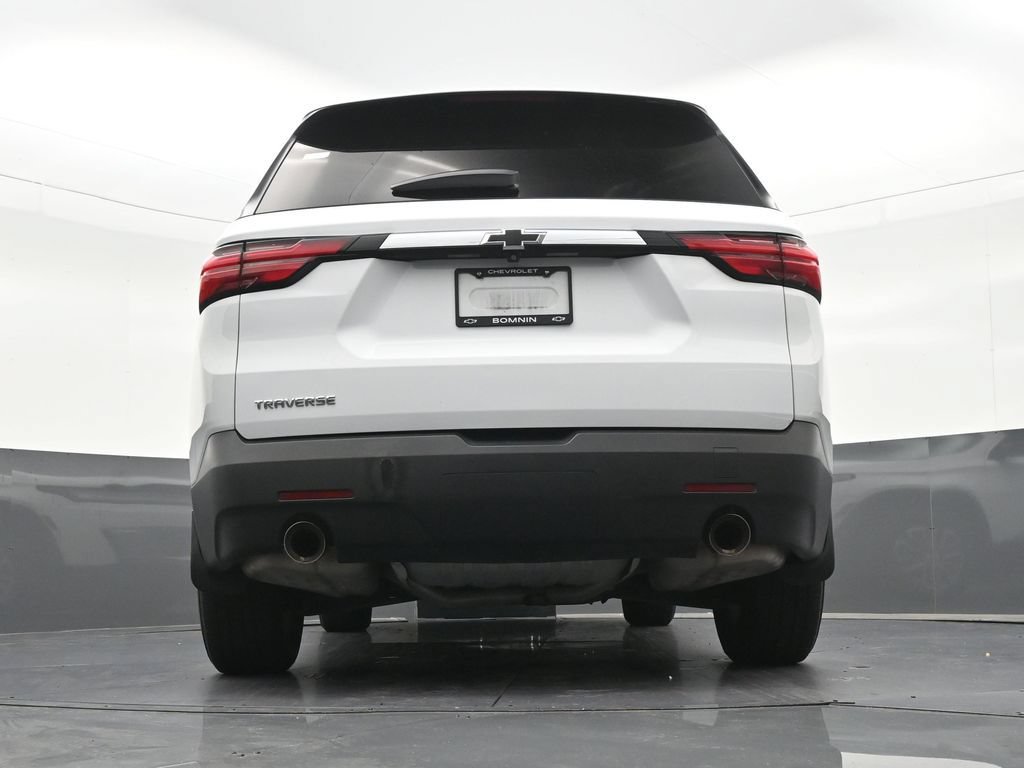 Used 2023 Chevrolet Traverse LS FWD image 27