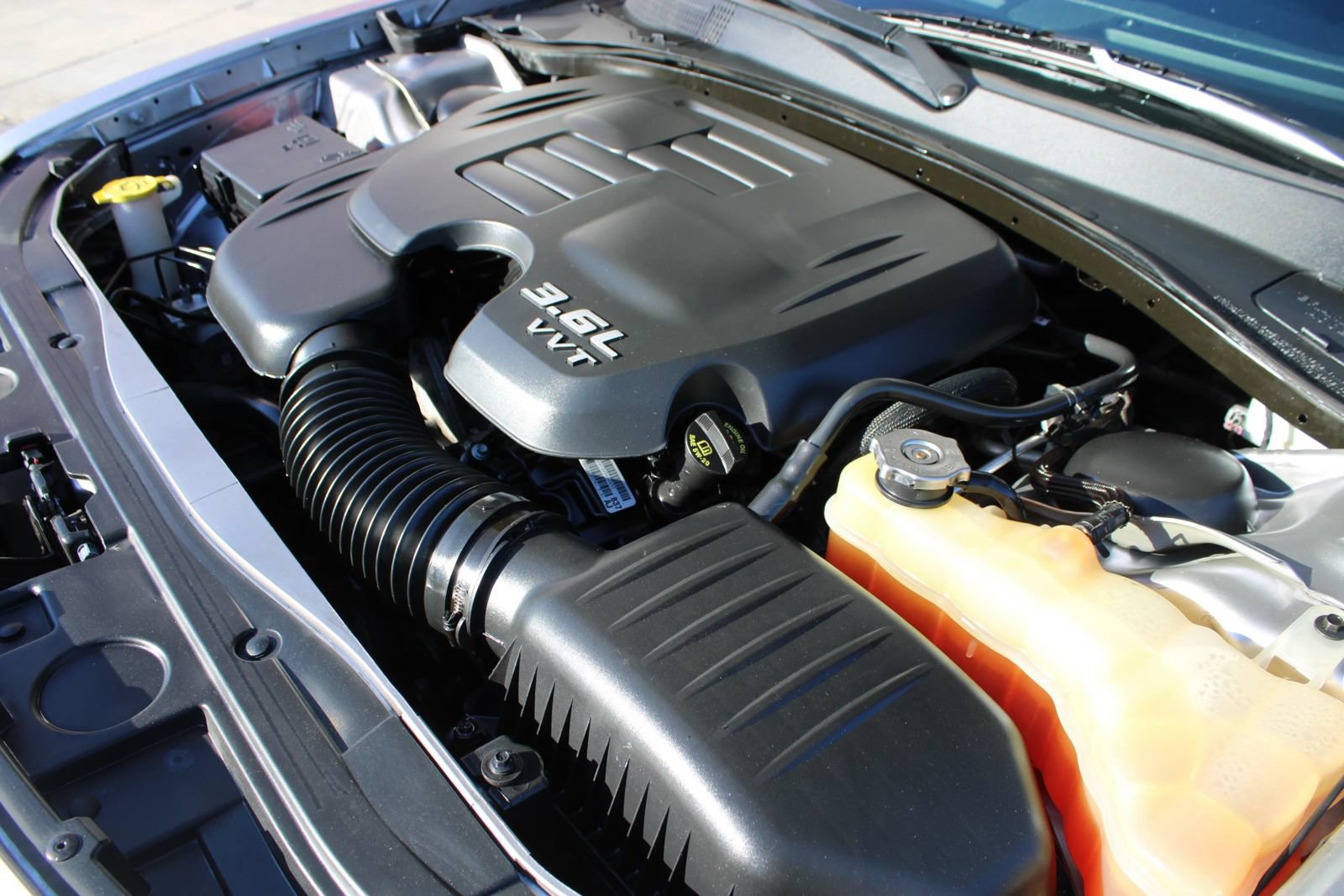 Used 2016 Chrysler 300 C RWD image 33