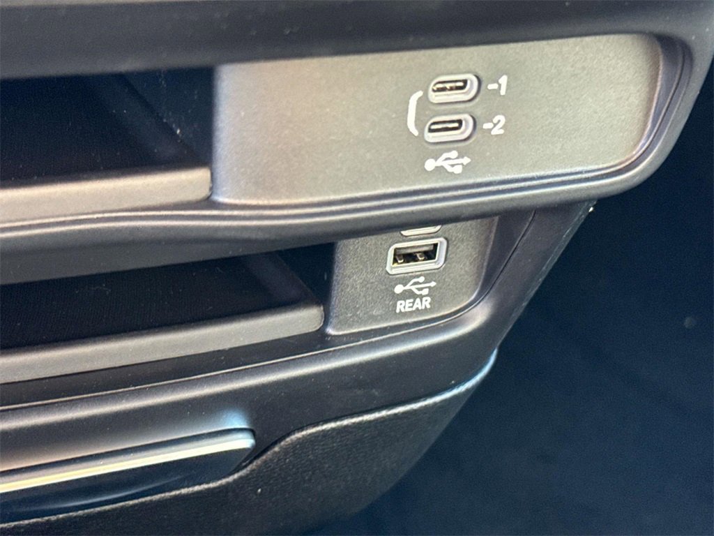 New 2026 Chrysler Pacifica Select image 37