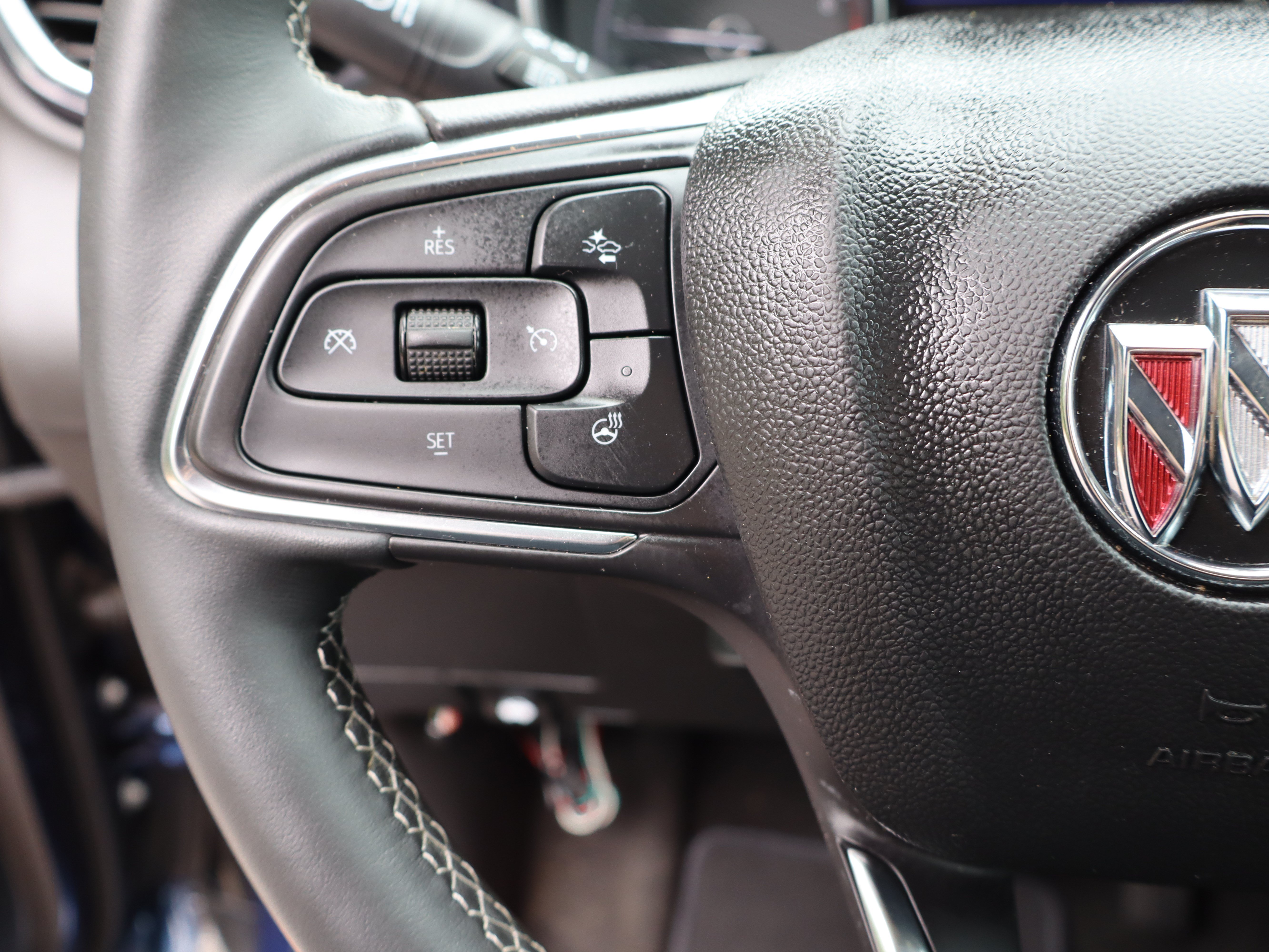 Used 2023 Buick Encore GX Essence w/ Experience Buick Package FWD image 25