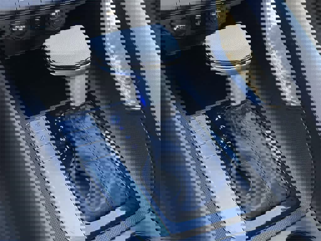 Used 2023 Hyundai Elantra SEL w/ Cargo Package image 17