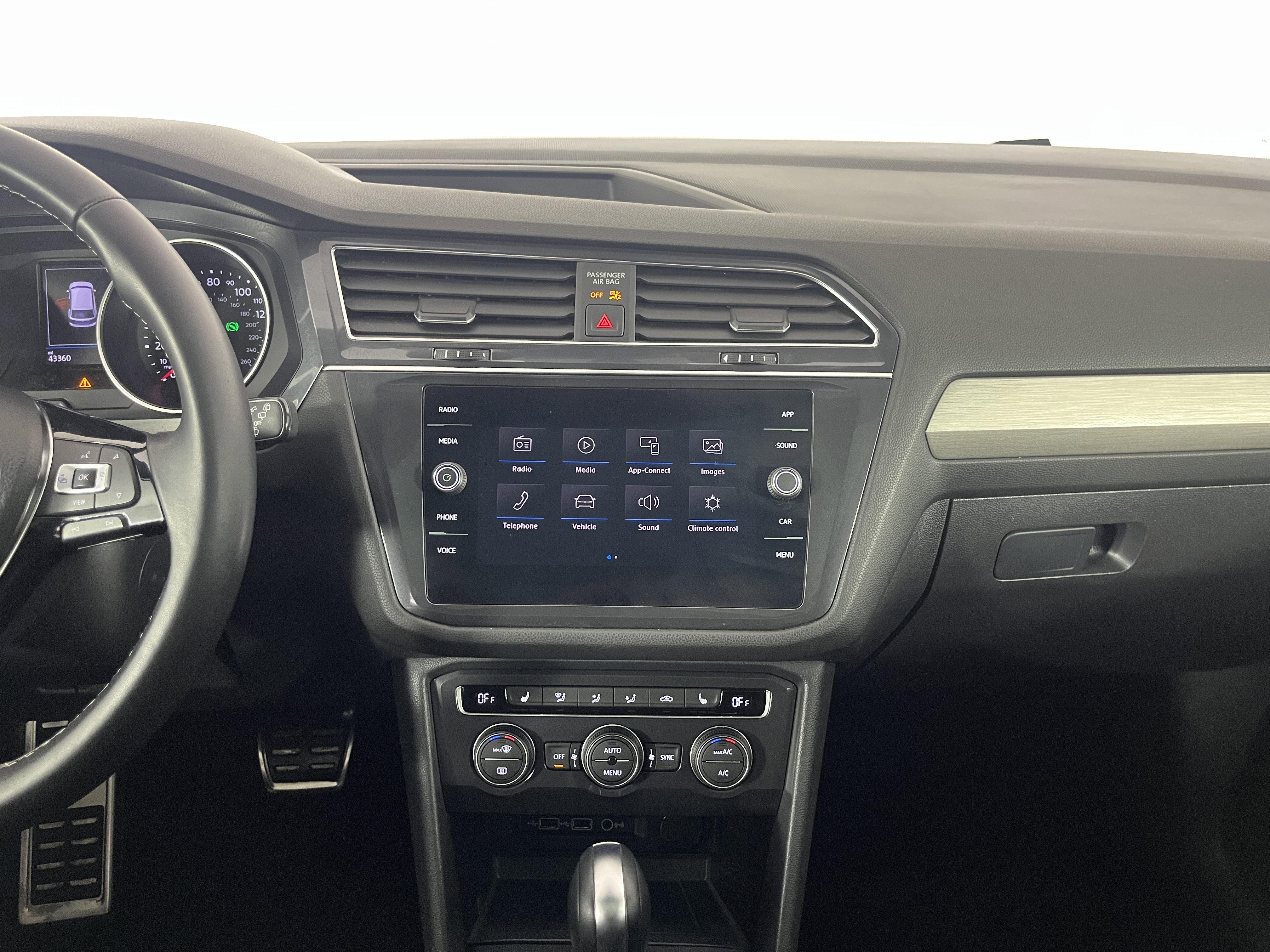 Used 2020 Volkswagen Tiguan SE R-Line image 14