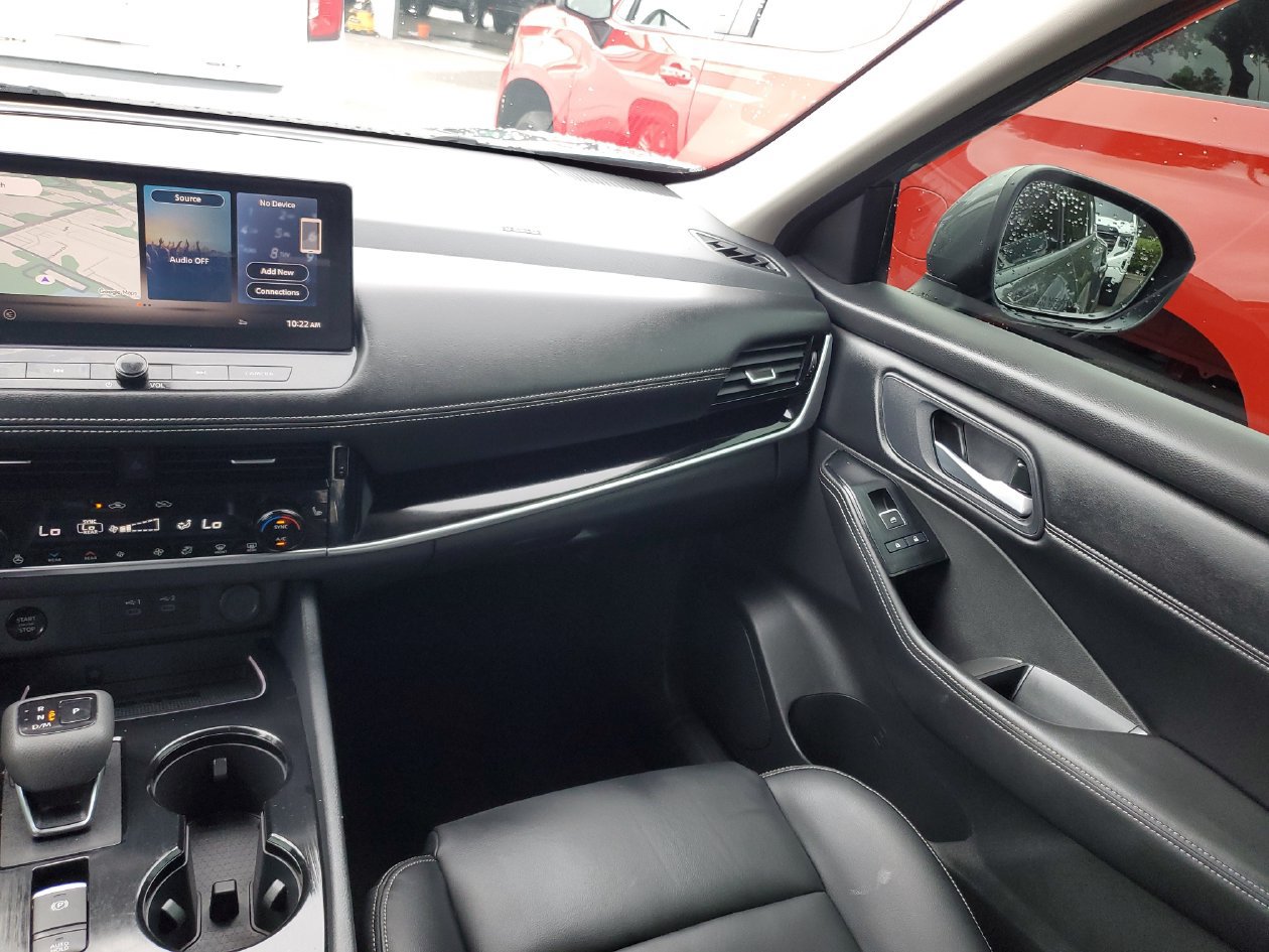 Used 2024 Nissan Rogue SL w/ SL Premium Package FWD image 13