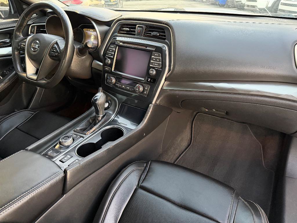 Used 2019 Nissan Maxima 3.5 SV w/ Floor Mat Group FWD image 17