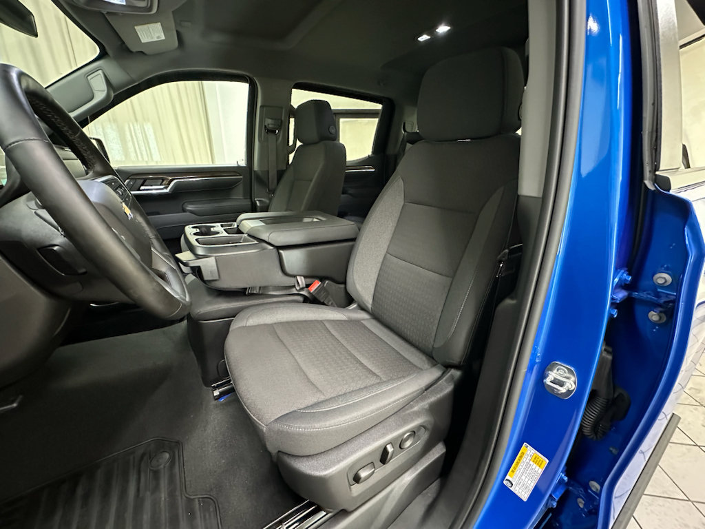 Used 2026 Chevrolet Silverado 1500 LT AWD/4WD image 25