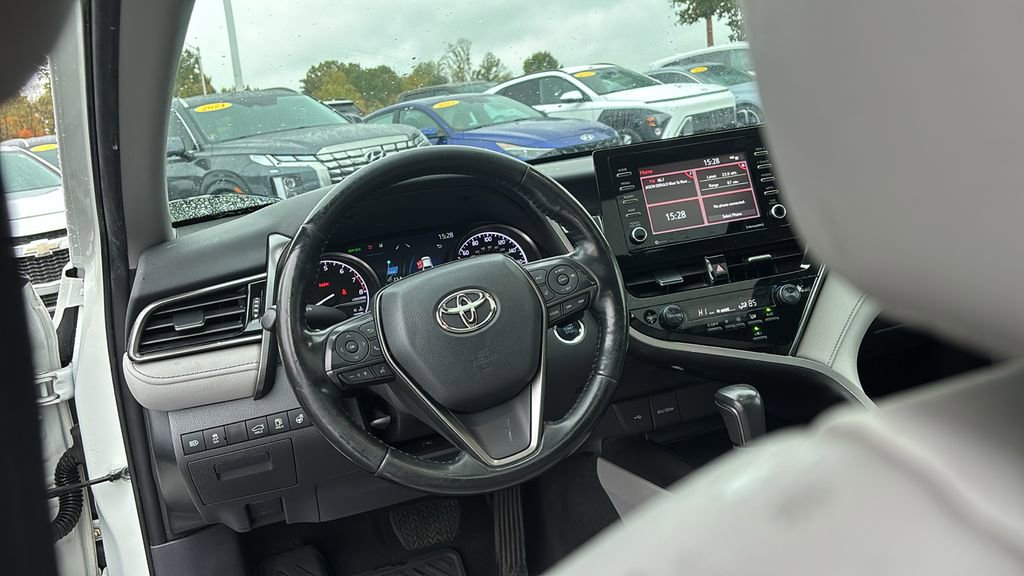 Used 2022 Toyota Camry SE image 13