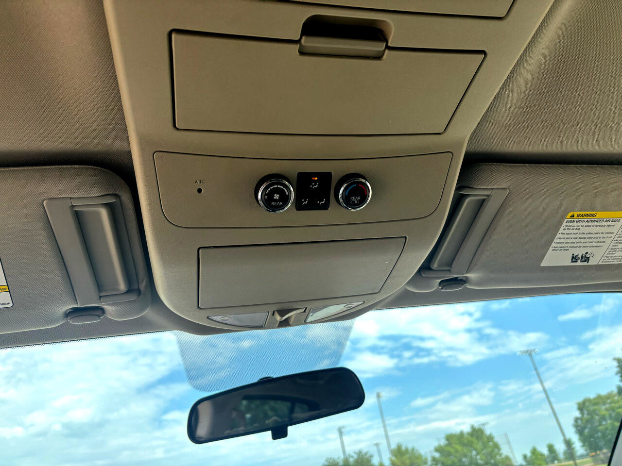 Used 2011 Nissan Armada SV image 24