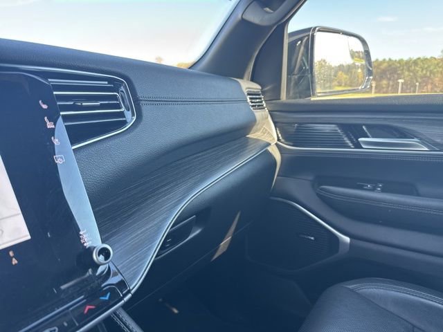 Used 2024 Jeep Wagoneer Series II w/ Flexible Seating Group image 23