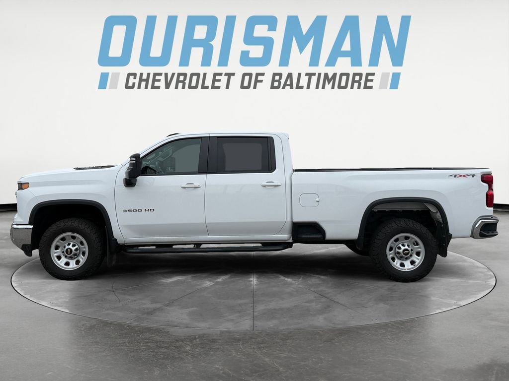 Used 2024 Chevrolet Silverado 3500 LT image 3