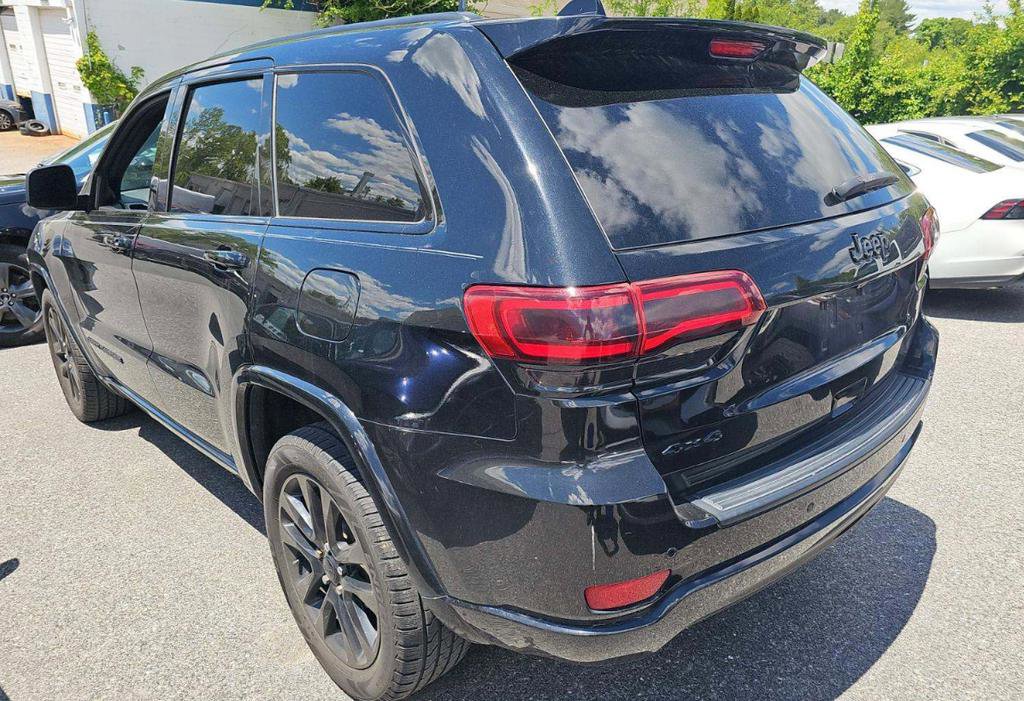 Used 2018 Jeep Grand Cherokee Altitude AWD/4WD image 8