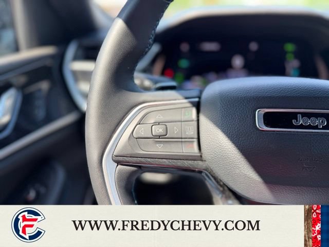 Used 2024 Jeep Grand Cherokee Trailhawk AWD/4WD image 13