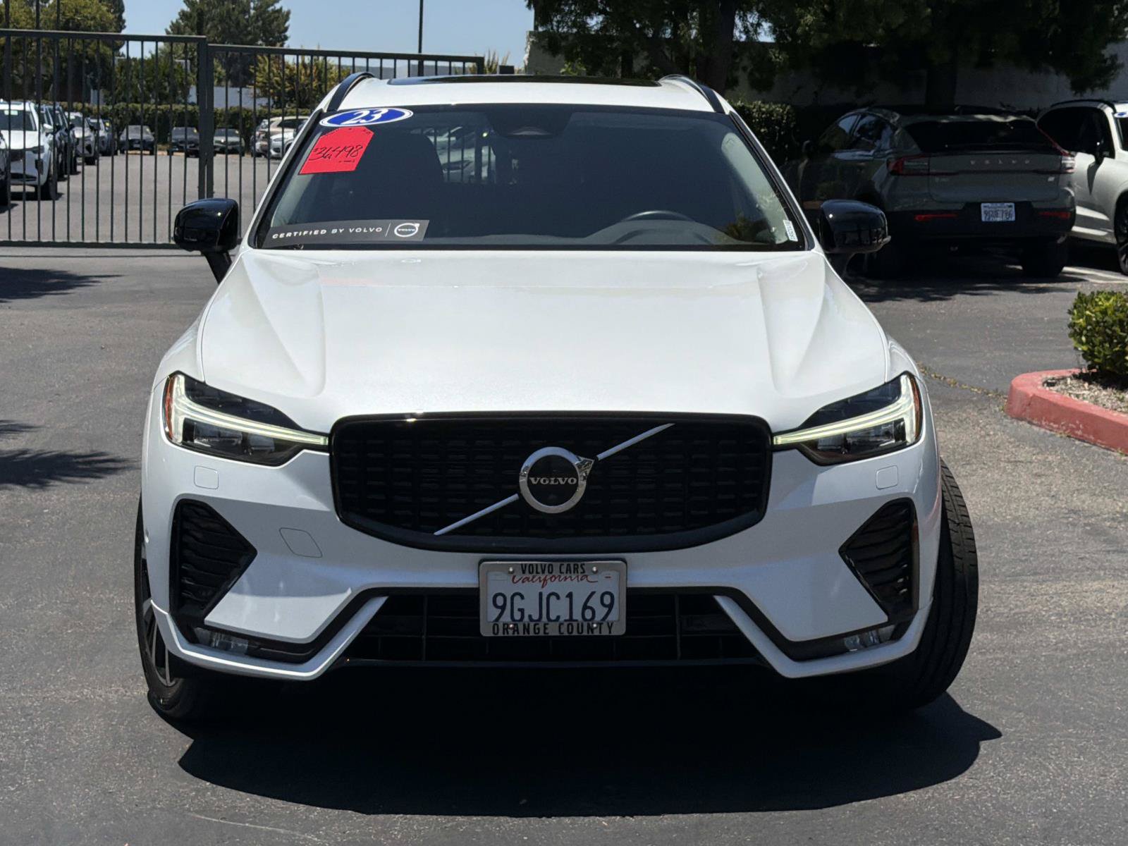 Certified 2023 Volvo XC60 B5 Plus AWD/4WD image 2